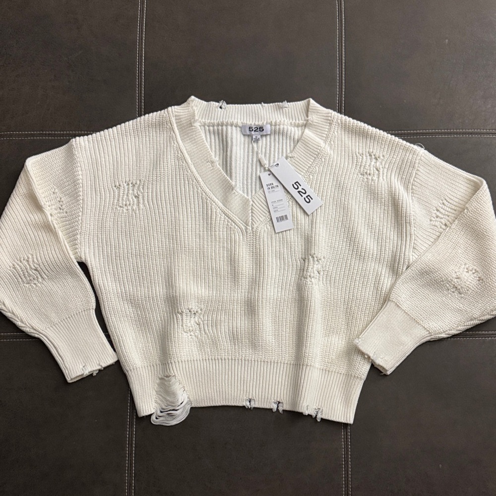 525 America Women's V-Neck Sweater in Cream